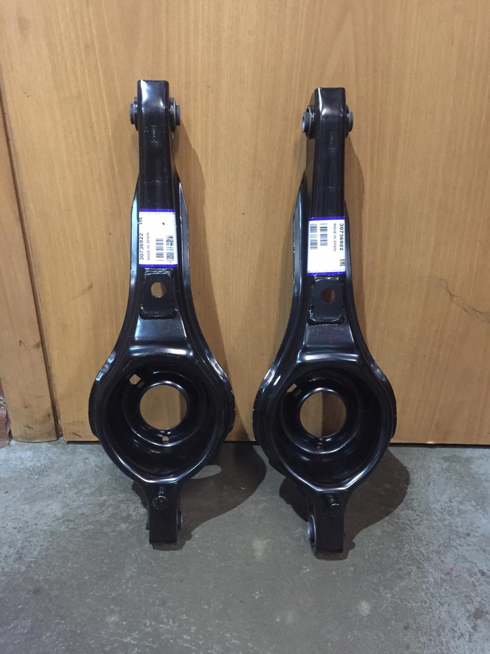 замена заднего поперечного рычага volvo